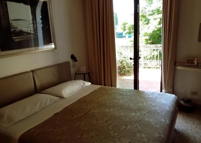 Al Melograno - & Breakfast Penzion 4*