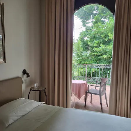 Pensjonat Al Melograno - & Breakfast 4*