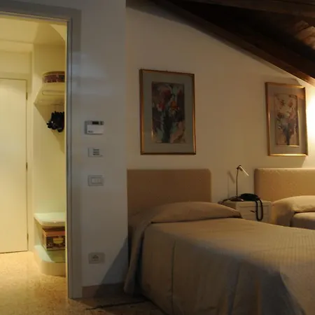 Pensjonat Al Melograno - & Breakfast 4*